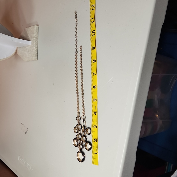 5/$25🌴Black & Gold Colored Hardware Ring Accented Necklace - Picture 3 of 4